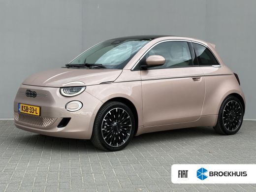 Fiat 500e La Prima 42 kWh / SOH 94% / Apple Carplay/Android Auto / Achteruitrijcamera / Adaptieve Cruise Co... ActivLease financial lease