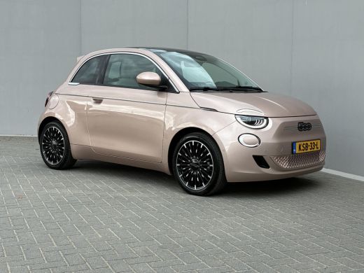 Fiat 500e La Prima 42 kWh / SOH 94% / Apple Carplay/Android Auto / Achteruitrijcamera / Adaptieve Cruise Co... ActivLease financial lease