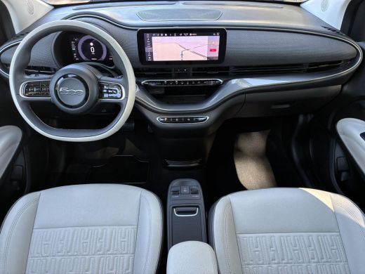 Fiat 500e La Prima 42 kWh / SOH 94% / Apple Carplay/Android Auto / Achteruitrijcamera / Adaptieve Cruise Co... ActivLease financial lease