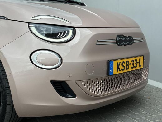 Fiat 500e La Prima 42 kWh / SOH 94% / Apple Carplay/Android Auto / Achteruitrijcamera / Adaptieve Cruise Co... ActivLease financial lease