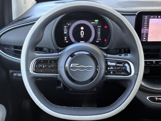 Fiat 500e La Prima 42 kWh / SOH 94% / Apple Carplay/Android Auto / Achteruitrijcamera / Adaptieve Cruise Co... ActivLease financial lease