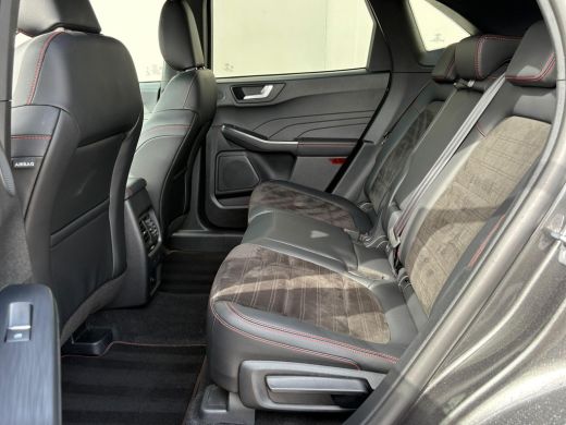 Ford Kuga 2.5 PHEV ST-Line X / Dealer onderhouden / Trekgewicht 1.500 kg / Navigatie / Stuur-, stoel- & ach... ActivLease financial lease