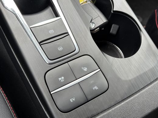 Ford Kuga 2.5 PHEV ST-Line X / Winter-pack / Airco (automatisch) / Navigatiesysteem full map / ActivLease financial lease