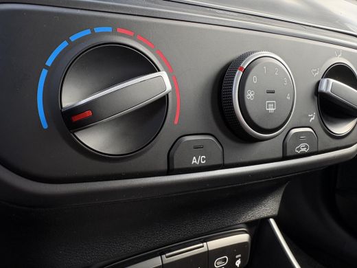 Hyundai Bayon 1.0 T-GDI Comfort / Uit Voorraad Leverbaar / Cruise control / Airco / Apple & Android Carplay / ActivLease financial lease