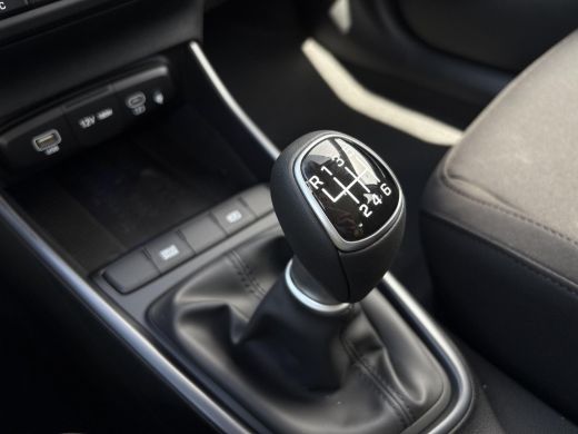 Hyundai Bayon 1.0 T-GDI Comfort / Two-tone / Navigatie / Cruise Control / Airco / Camera / Lane Assist / ActivLease financial lease