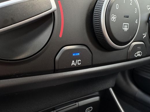 Hyundai Bayon 1.0 T-GDI E-Motion / Uit Voorraad Leverbaar / Snel Rijden / Navigatie / Cruise Control Adaptief /... ActivLease financial lease