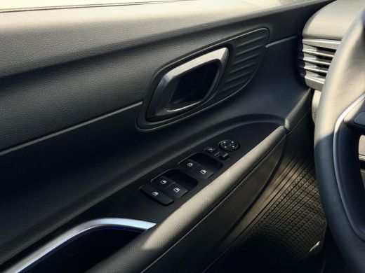 Hyundai Bayon 1.0 T-GDI Premium / Stoel- & Stuurverwarming / Climate Control / Cruise Control / LED Verlichting... ActivLease financial lease