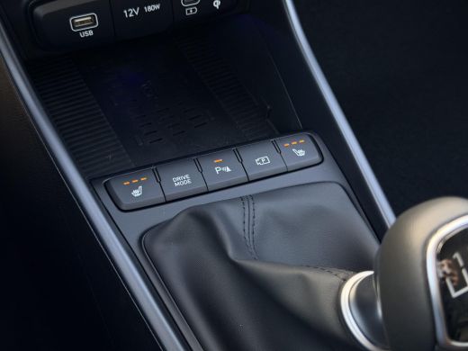 Hyundai Bayon 1.0 T-GDI Premium / Stoel- & Stuurverwarming / Climate Control / Cruise Control / LED Verlichting... ActivLease financial lease
