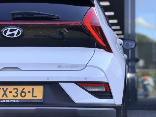 Hyundai Bayon 1.0 T-GDI Premium Automaat / Automaat / LED Verlichting / Stoel- & Stuurverwarming / Keyless / Cl... ActivLease financial lease