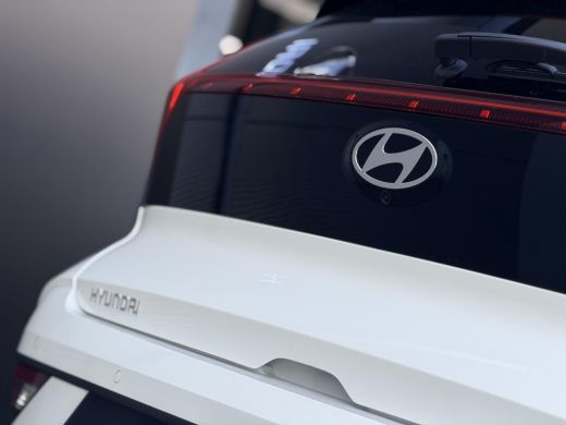 Hyundai Bayon 1.0 T-GDI Premium Automaat / Automaat / LED Verlichting / Stoel- & Stuurverwarming / Keyless / Cl... ActivLease financial lease