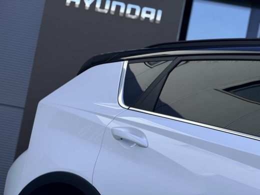Hyundai Bayon 1.0 T-GDI Premium Automaat / Automaat / LED Verlichting / Stoel- & Stuurverwarming / Keyless / Cl... ActivLease financial lease