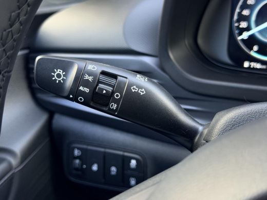 Hyundai Bayon 1.0 T-GDI Premium Automaat / Automaat / LED Verlichting / Stoel- & Stuurverwarming / Keyless / Cl... ActivLease financial lease