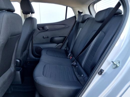 Hyundai i10 1.0 Comfort / Navigatie / Achteruitrijcamera / Parkeersensoren Achter / Airco / Cruise Control / ... ActivLease financial lease