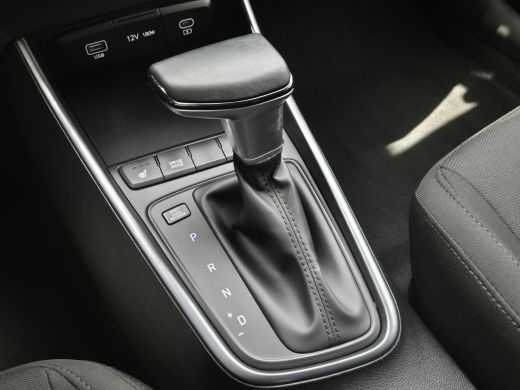 Hyundai i20 1.0 T-GDI Premium / Fabrieksgarantie tot 03-2030 / Dealer onderhouden / Stuur- & Stoel verwarming... ActivLease financial lease