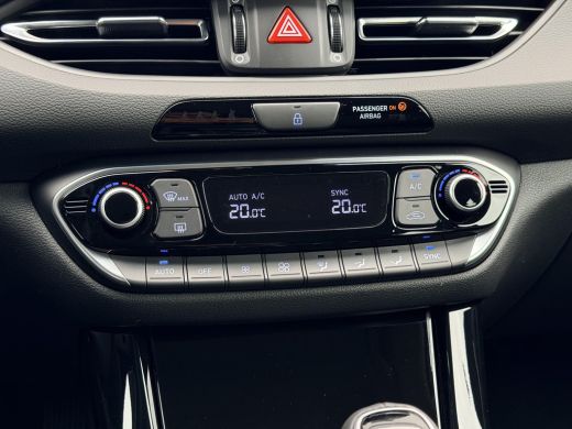 Hyundai i30 1.0 T-GDi Comfort / Navigatie / Climate Control / Cruise Control / Achteruitrijcamera / ActivLease financial lease