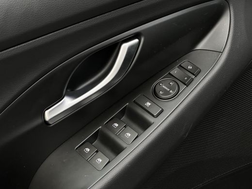 Hyundai i30 1.0 T-GDi MHEV Comfort / Demo Deal / Navigatie / Climate & Cruise Control / 8 Inch Multimediasche... ActivLease financial lease