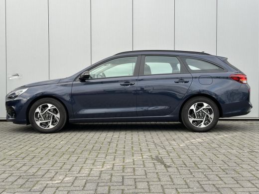 Hyundai i30 1.0 T-GDi MHEV Comfort / Demo Deal / Navigatie / Climate & Cruise Control / 8 Inch Multimediasche... ActivLease financial lease