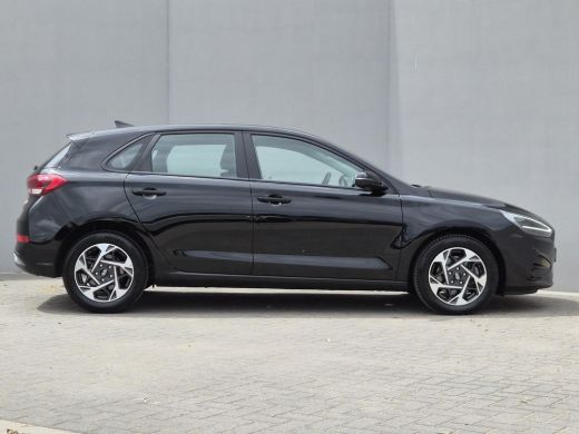 Hyundai i30 1.0 T-GDi MHEV Comfort / Fabrieksgarantie tot 07-2029 / Dealer onderhouden / All season banden / ... ActivLease financial lease