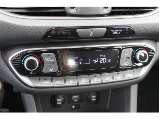 Hyundai i30 1.0 T-GDi MHEV Comfort Smart / Navigatie + Apple Carplay/Android Auto / Climate Control / Achteru... ActivLease financial lease