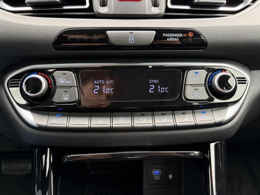 Hyundai i30 1.6 T-GDi Premium ** Nieuw uit voorraad leverbaar ** ActivLease financial lease