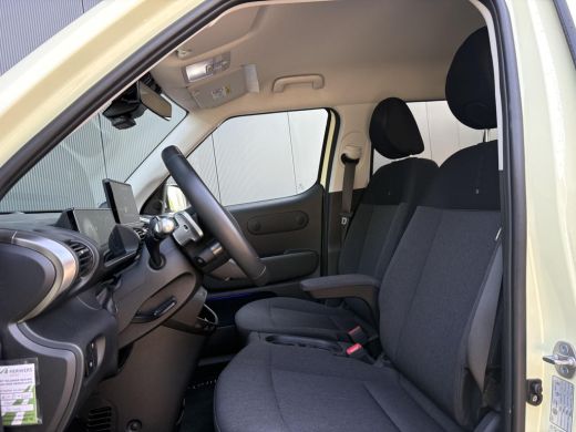 Hyundai Inster Evolve 49 kWh | Apple Carplay/Android Auto | Autonomous Emergency Braking | Buttercream Yellow ActivLease financial lease