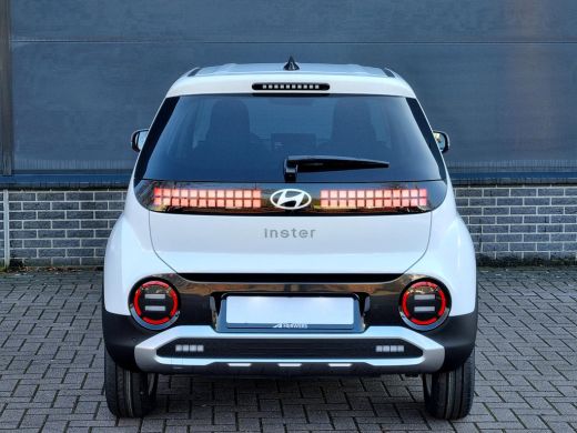 Hyundai Inster Pulse 49 kWh / Airco/ Cruise control/ Apple carplay/Android Auto / Automaat / 15" LM velgen / ActivLease financial lease