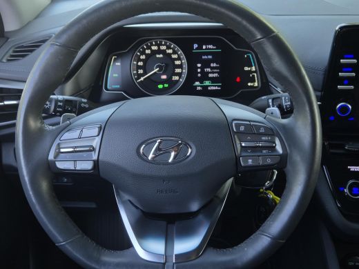 Hyundai IONIQ 1.6 GDi PHEV Comfort / SOH 95.9% / All season banden / Stuur- & Stoelverwarming / Navigatie via A... ActivLease financial lease