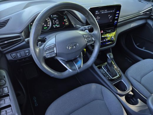 Hyundai IONIQ 1.6 GDi PHEV Comfort / SOH 95.9% / All season banden / Stuur- & Stoelverwarming / Navigatie via A... ActivLease financial lease