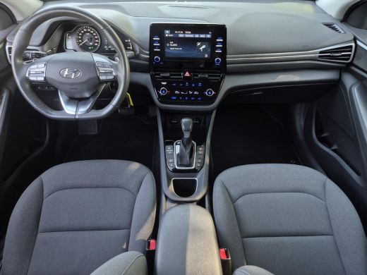 Hyundai IONIQ 1.6 GDi PHEV Comfort / SOH 95.9% / All season banden / Stuur- & Stoelverwarming / Navigatie via A... ActivLease financial lease