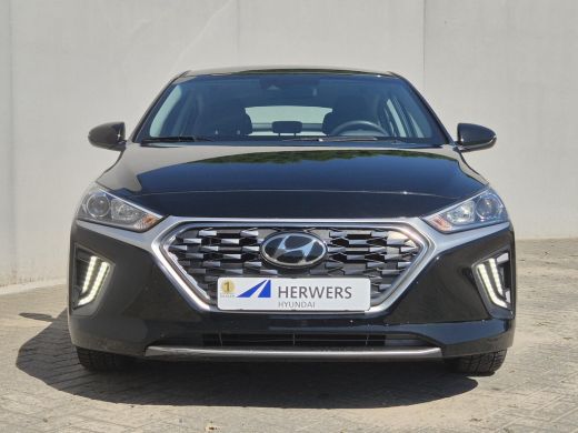 Hyundai IONIQ 1.6 GDi PHEV Comfort / SOH 95.9% / All season banden / Stuur- & Stoelverwarming / Navigatie via A... ActivLease financial lease