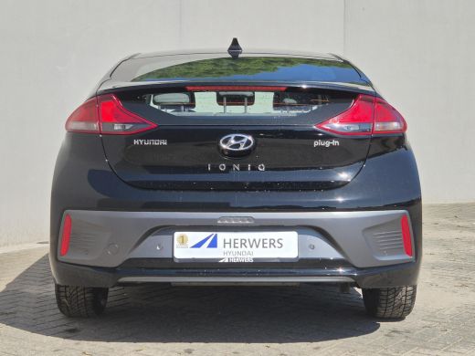 Hyundai IONIQ 1.6 GDi PHEV Comfort / SOH 95.9% / All season banden / Stuur- & Stoelverwarming / Navigatie via A... ActivLease financial lease