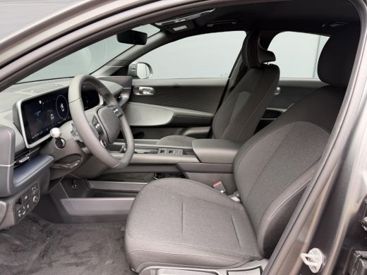 Hyundai IONIQ 6 Style 53 kWh / Rijklaarprijs / Snel Leverbaar maar Beperkt Leverbaar / Dyamische Navigatie / Adap... ActivLease financial lease