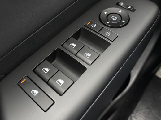 Hyundai Kona 1.6 GDI HEV Comfort Plus / Stoelverwarming voor en achter / Stuurverwarming / Navigatie / Apple C... ActivLease financial lease