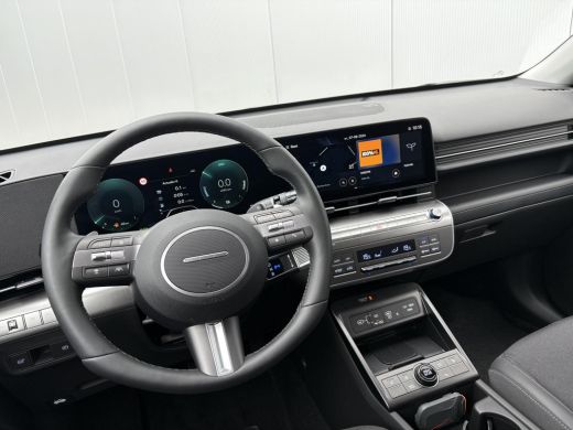 Hyundai Kona 1.6 GDI HEV Comfort Plus / Stoelverwarming voor en achter / Stuurverwarming / Navigatie / Apple C... ActivLease financial lease