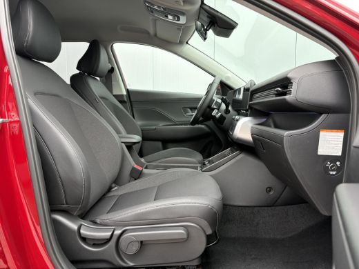 Hyundai Kona 1.6 GDI HEV Comfort Plus / Stoelverwarming voor en achter / Stuurverwarming / Navigatie / Apple C... ActivLease financial lease