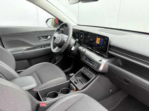 Hyundai Kona 1.6 GDI HEV Comfort Plus / Stoelverwarming voor en achter / Stuurverwarming / Navigatie / Apple C... ActivLease financial lease