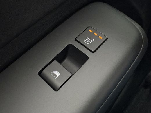 Hyundai Kona 1.6 GDI HEV Comfort Plus / Stoelverwarming voor en achter / Stuurverwarming / Navigatie / Apple C... ActivLease financial lease