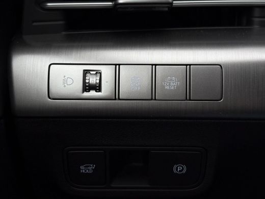 Hyundai Kona 1.6 GDI HEV Comfort Plus / Stoelverwarming voor en achter / Stuurverwarming / Navigatie / Apple C... ActivLease financial lease