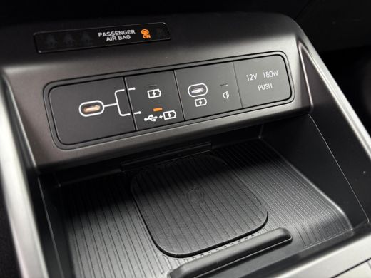 Hyundai Kona 1.6 GDI HEV Comfort Plus / Stoelverwarming voor en achter / Stuurverwarming / Navigatie / Apple C... ActivLease financial lease