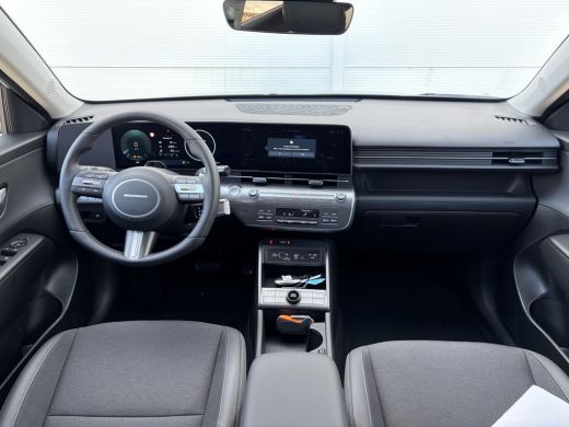 Hyundai Kona 1.6 GDI HEV Comfort Plus / Elektrische Achterklep / Stoel Verwarming V+A / Stuur Verwarming / Key... ActivLease financial lease