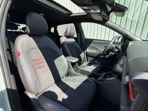 Hyundai Kona 1.6 GDI HEV N Line Sky / Stoel verwarming/verkoeling / Schuif/Kantel dak / Parkeerassistent / 360... ActivLease financial lease