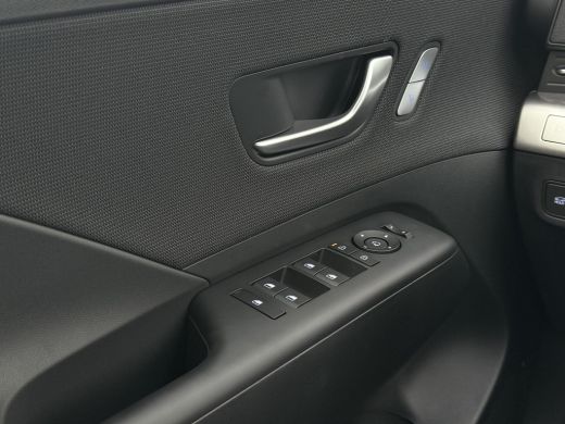 Hyundai Kona 1.6 GDI HEV Premium / Demo Deal / MY 26 / Zwart Leder / Stoelverkoeling / Stoelverwarming Voor + ... ActivLease financial lease