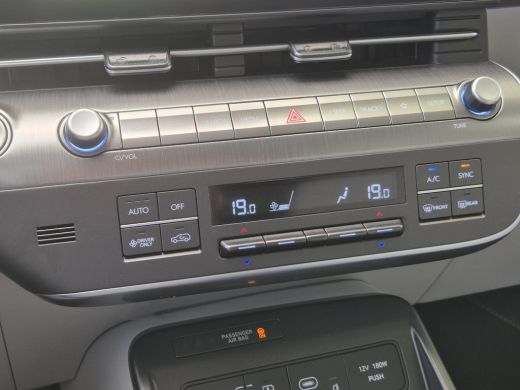 Hyundai Kona 1.6 GDI HEV Premium Sky | 18-inch lichtmetalen velgen met 215/55 R18-banden | Apple Carplay/Andro... ActivLease financial lease