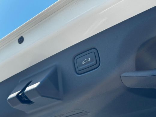 Hyundai Kona 1.6 GDI HEV Premium Sky / Schuif- & Kanteldak / Stoelverkoeling / Stoelverwarming Voor + Achter /... ActivLease financial lease
