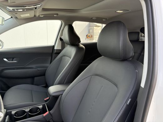 Hyundai Kona 1.6 GDI HEV Premium Sky / Demo Deal / Trekhaak Afneembaar 13-Polig / Stoelverkoeling / Stoelverwa... ActivLease financial lease