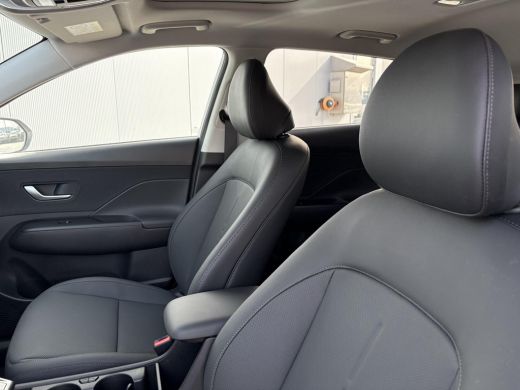Hyundai Kona 1.6 GDI HEV Premium Sky / Demo Deal / Trekhaak Afneembaar 13-Polig / Stoelverkoeling / Stoelverwa... ActivLease financial lease