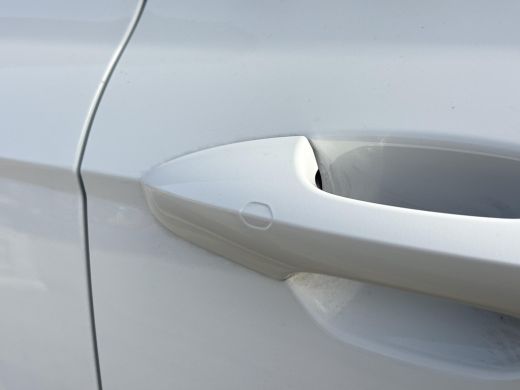 Hyundai Kona 1.6 GDI HEV Premium Sky / Demo Deal / Trekhaak Afneembaar 13-Polig / Stoelverkoeling / Stoelverwa... ActivLease financial lease