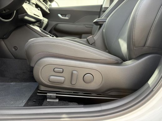 Hyundai Kona 1.6 GDI HEV Premium Sky / Demo Deal / Trekhaak Afneembaar 13-Polig / Stoelverkoeling / Stoelverwa... ActivLease financial lease