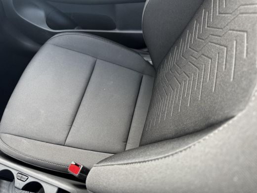 Hyundai Kona Comfort 48.4 kWh / Rijklaarprijs / Direct Leverbaar ActivLease financial lease