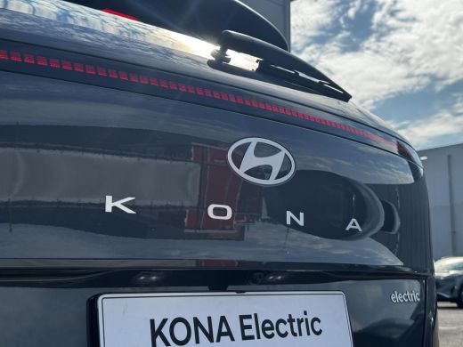 Hyundai Kona Comfort 48.4 kWh / Rijklaarprijs / Direct Leverbaar ActivLease financial lease